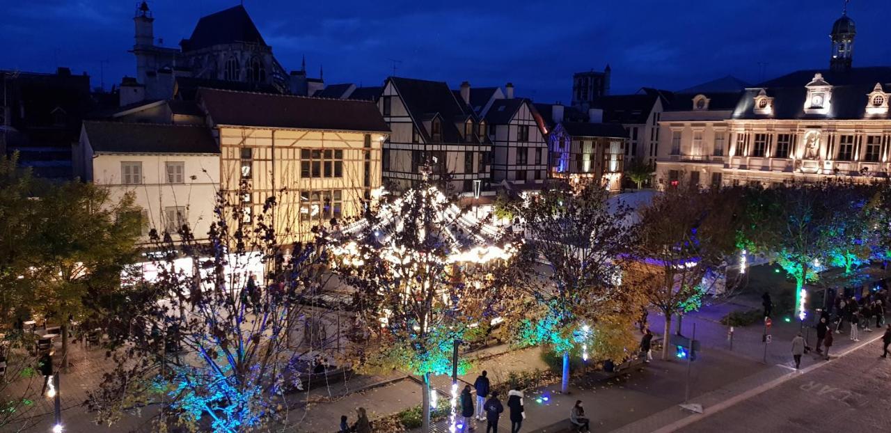Au Coeur De Ville Troyes Exteriör bild