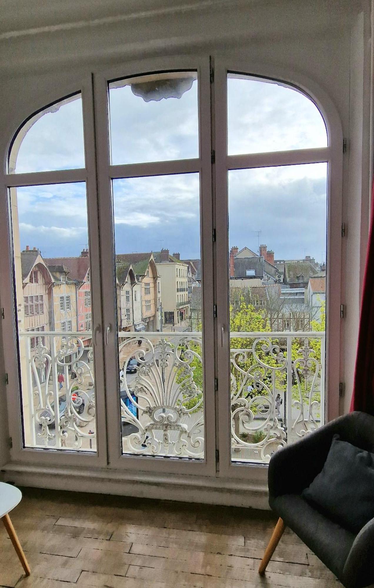 Au Coeur De Ville Troyes Exteriör bild