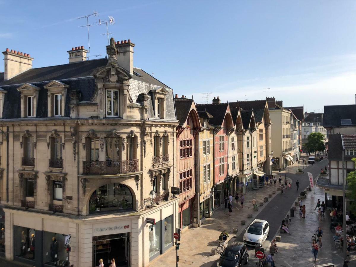 Au Coeur De Ville Troyes Exteriör bild