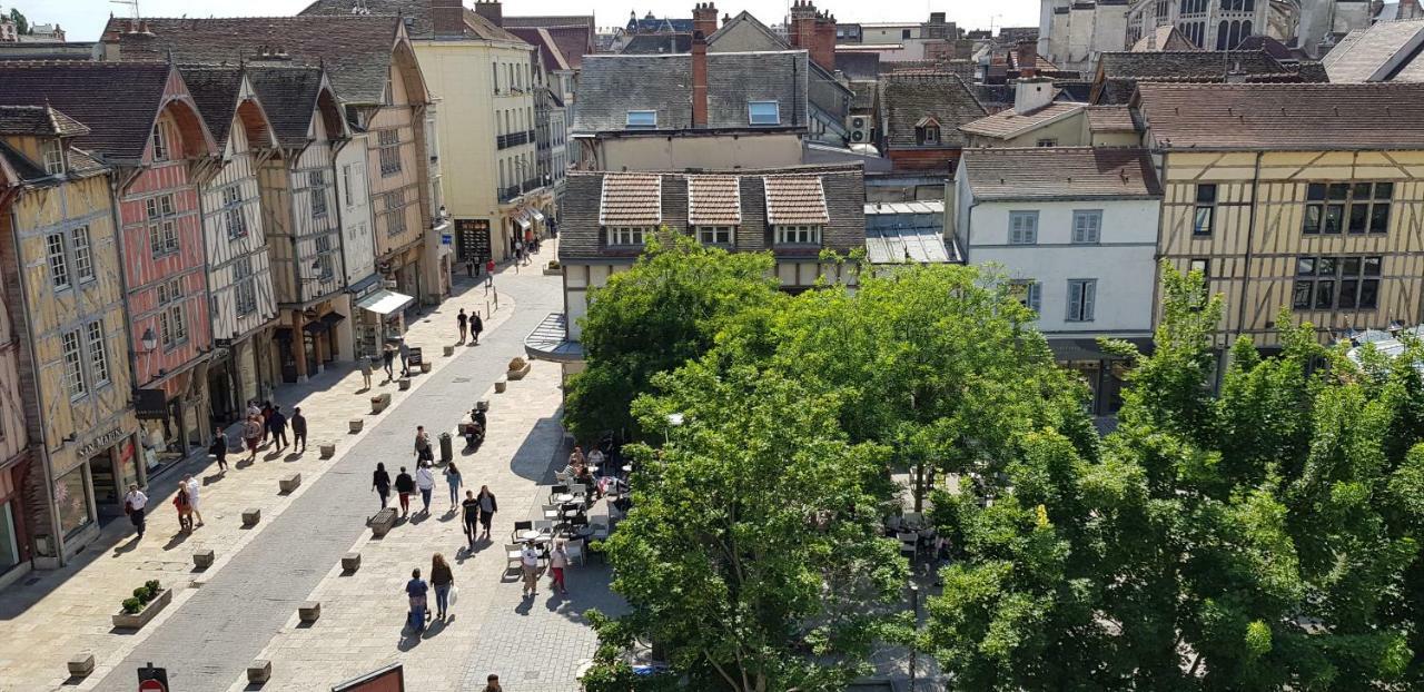 Au Coeur De Ville Troyes Exteriör bild